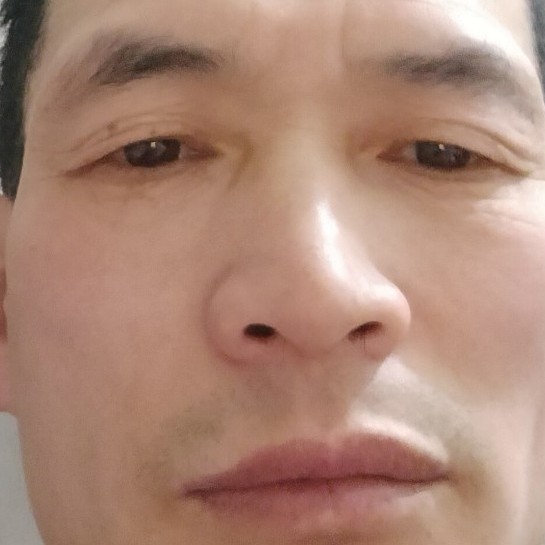 清澈泉水的照片