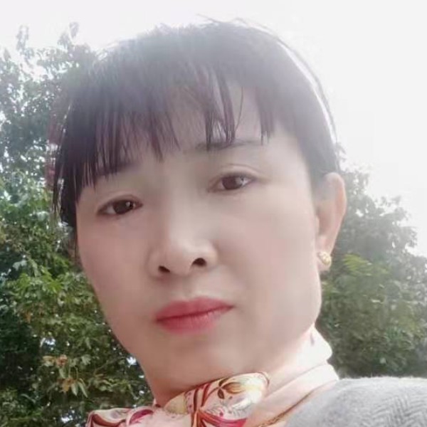 邓晓琴的照片
