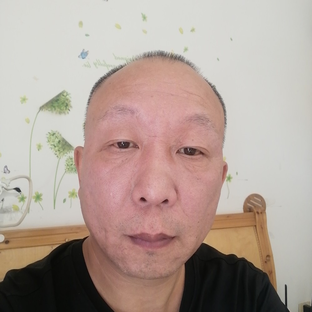 手套挽手受伤的照片