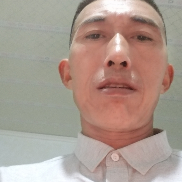 大叔苦恋魁梧的照片