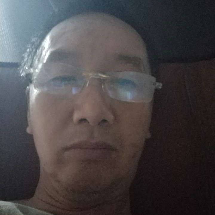 铃铛吃醋喜悦的照片