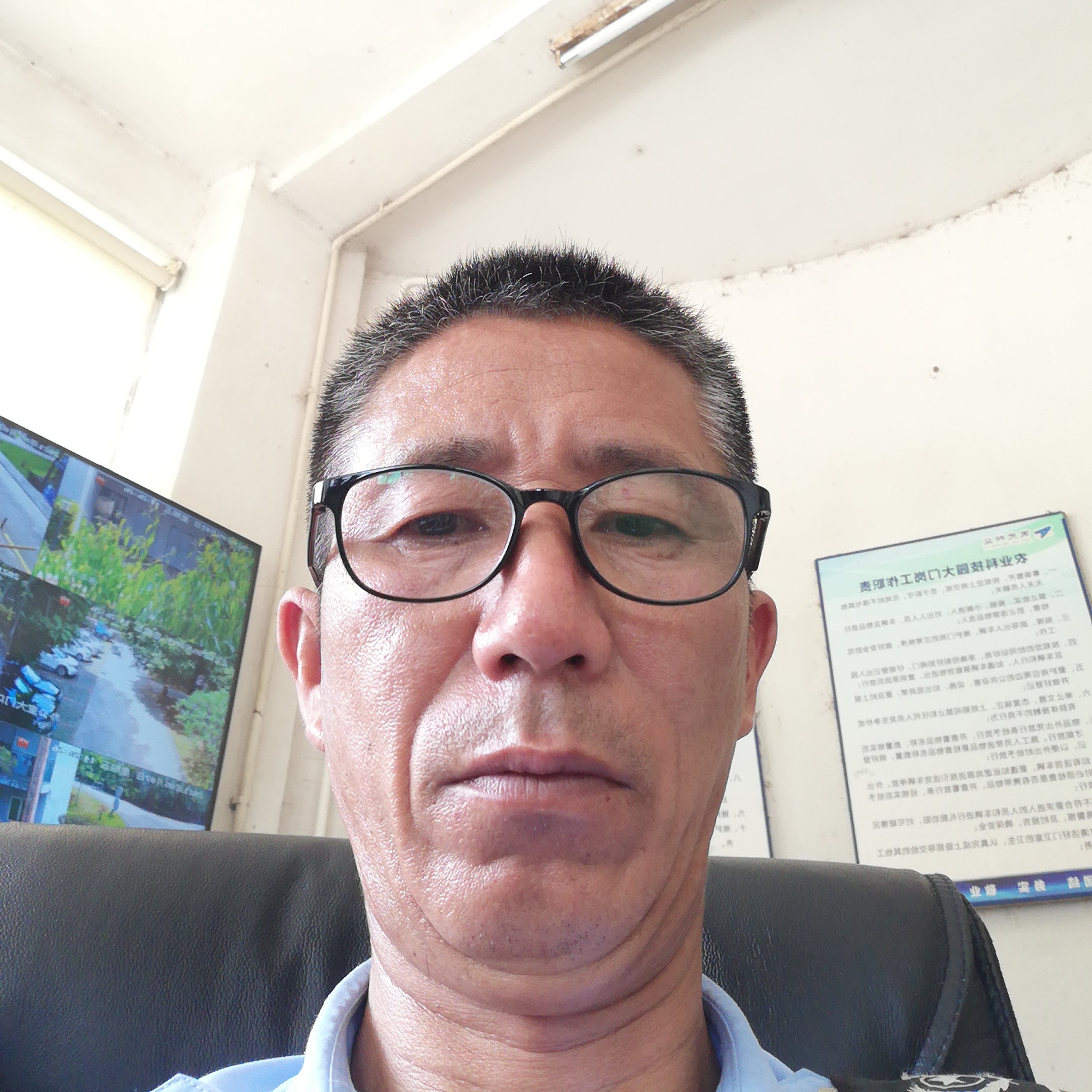 浅陌爱幸福的照片