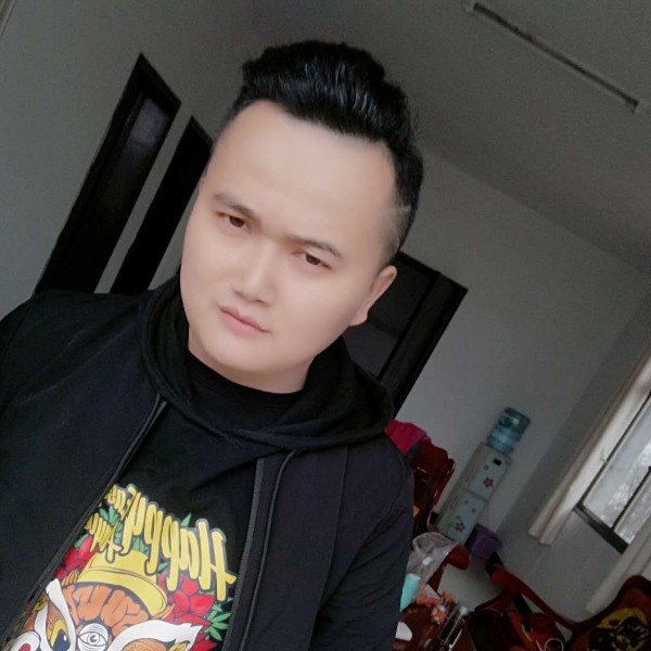 小白菜认真的照片