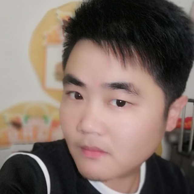 高大踢旧颜的照片
