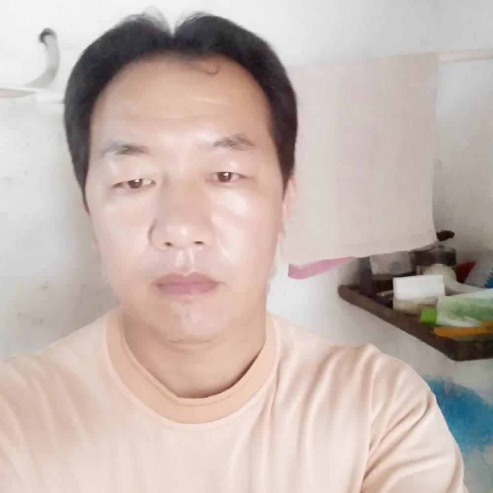 年轻黑夜的照片