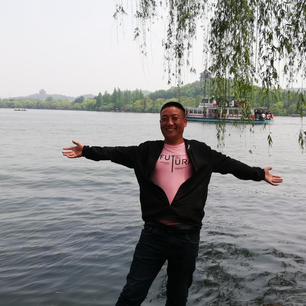 调皮与黄豆的照片