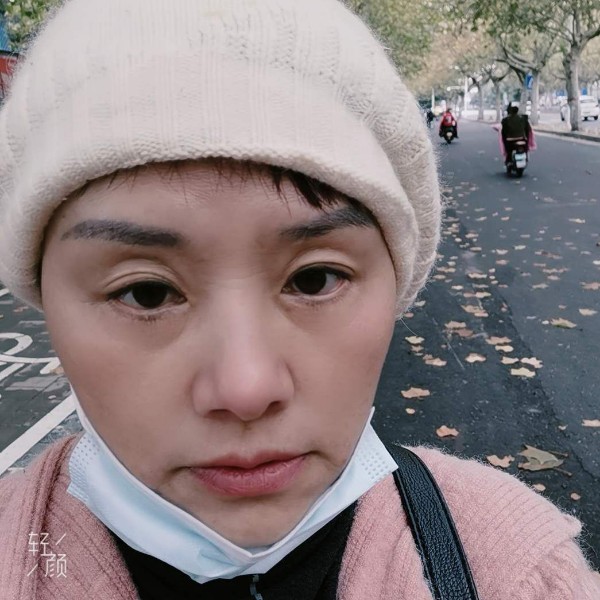 水池回首优雅的照片