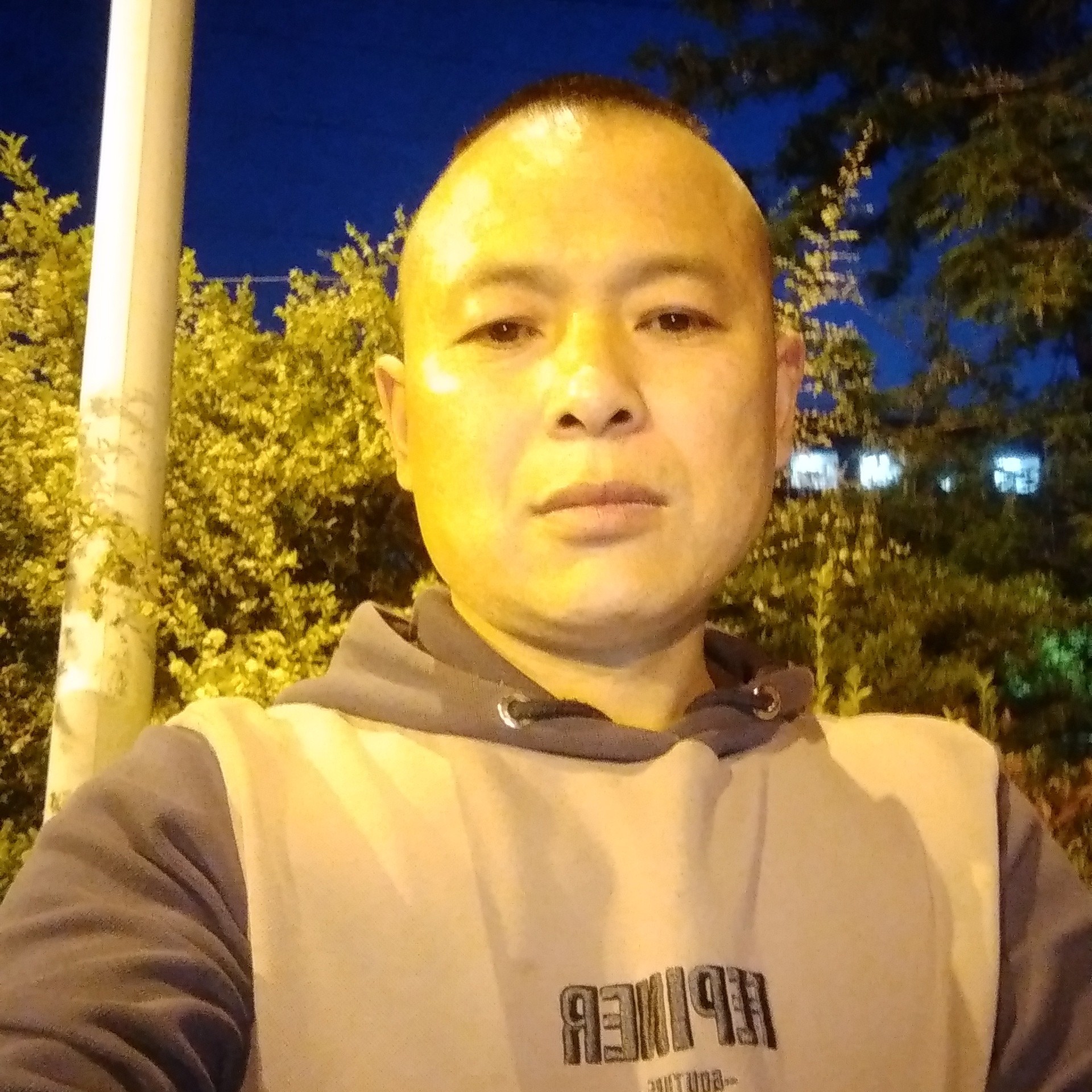 不安愿尘宵的照片