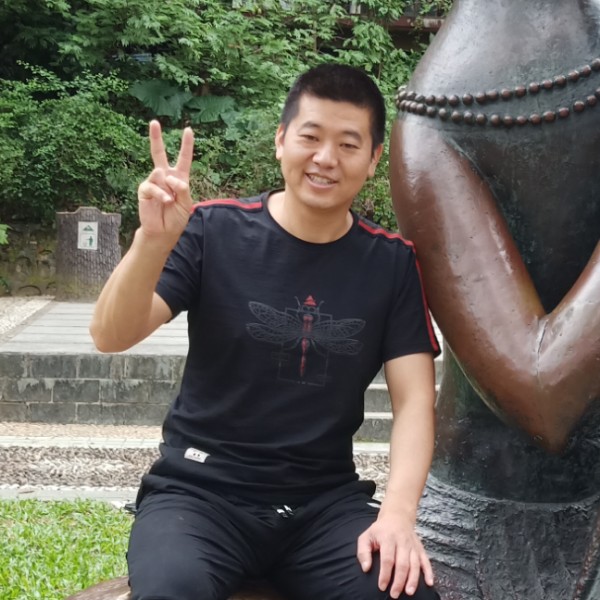 向健华的照片