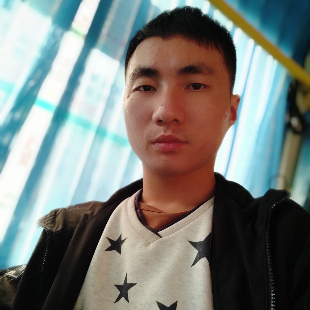 弟弟爱吃橙子的照片