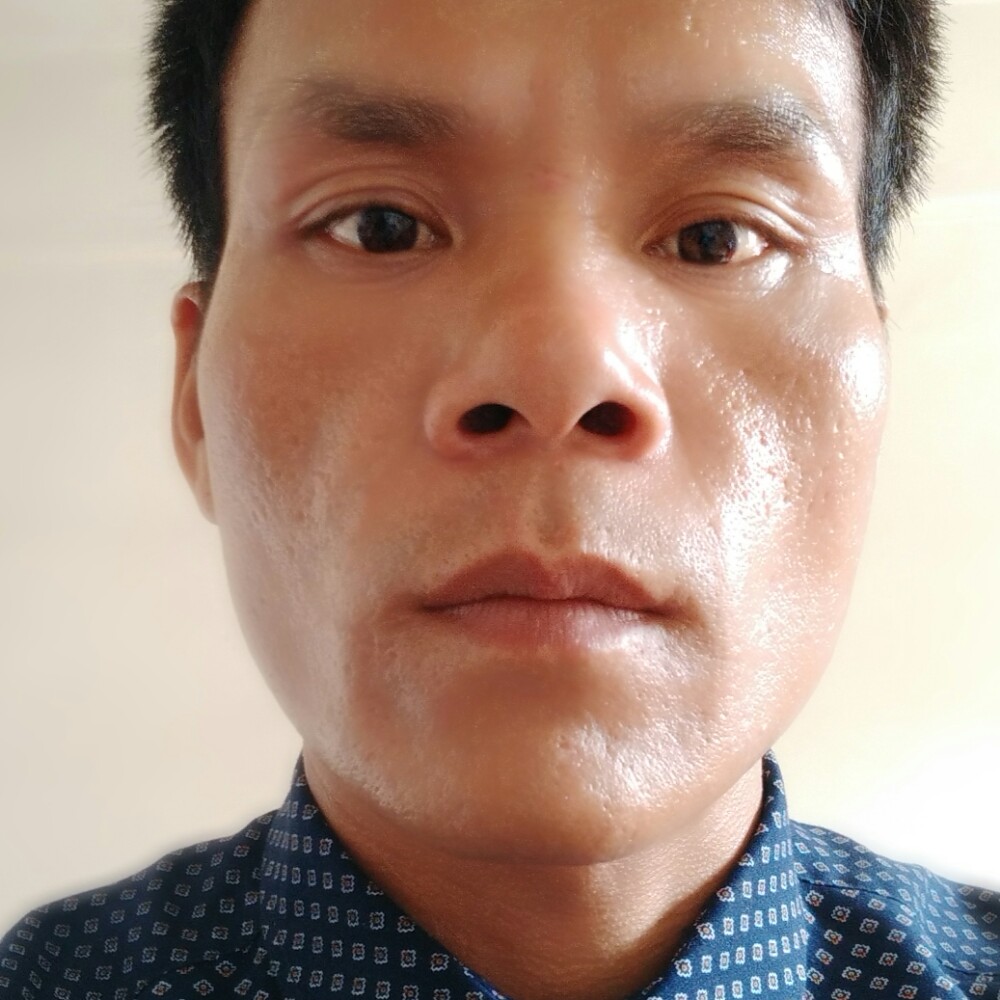 体贴篮球的照片