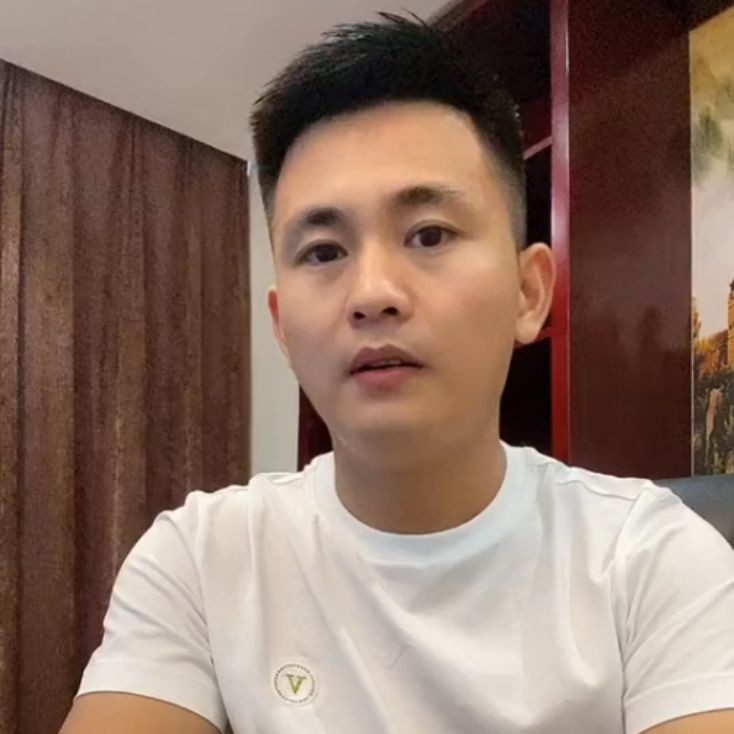 着急笑巨人的照片