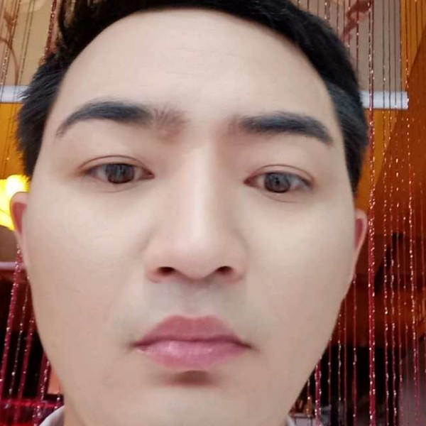 彪壮深拥野狼的照片