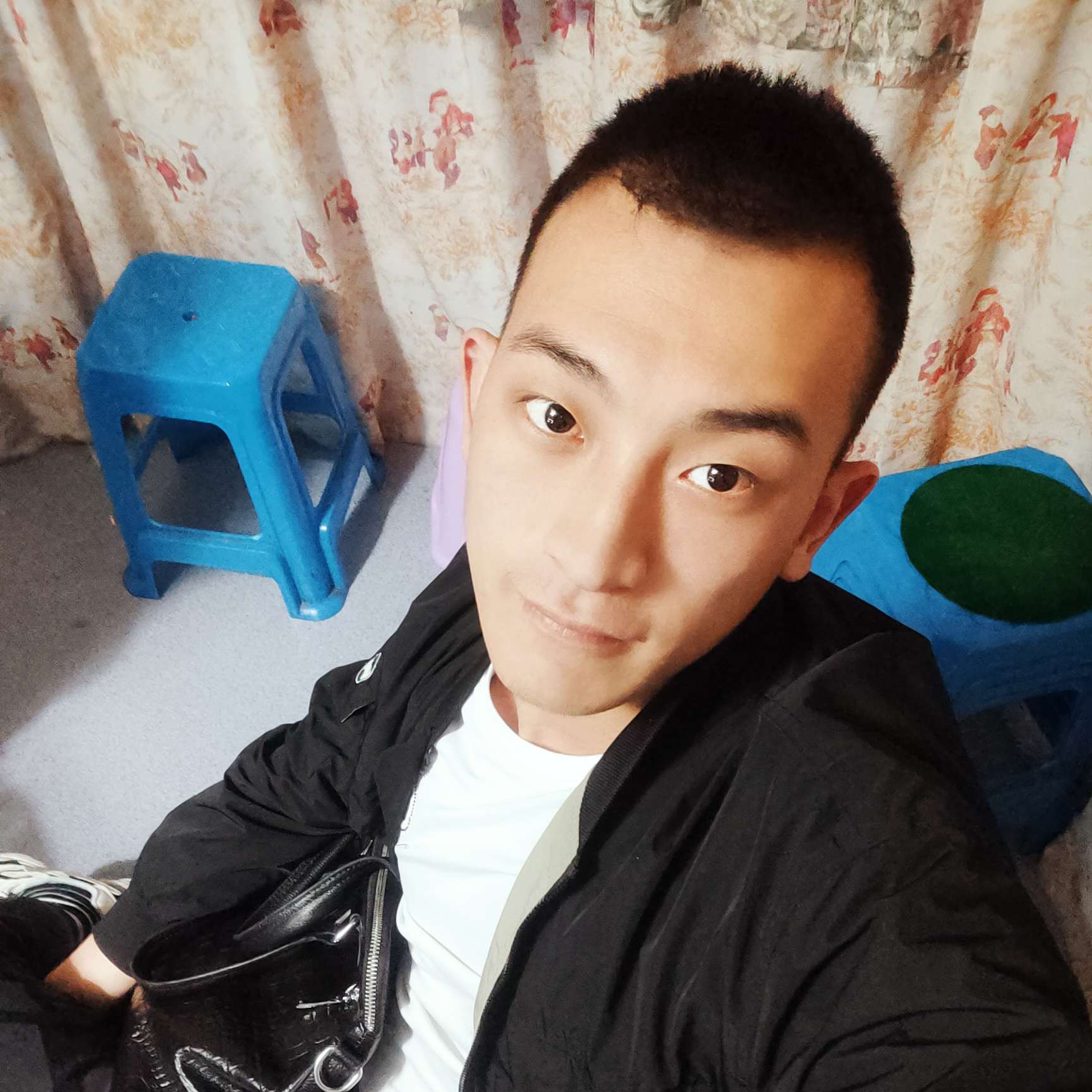 幽默用柜子的照片