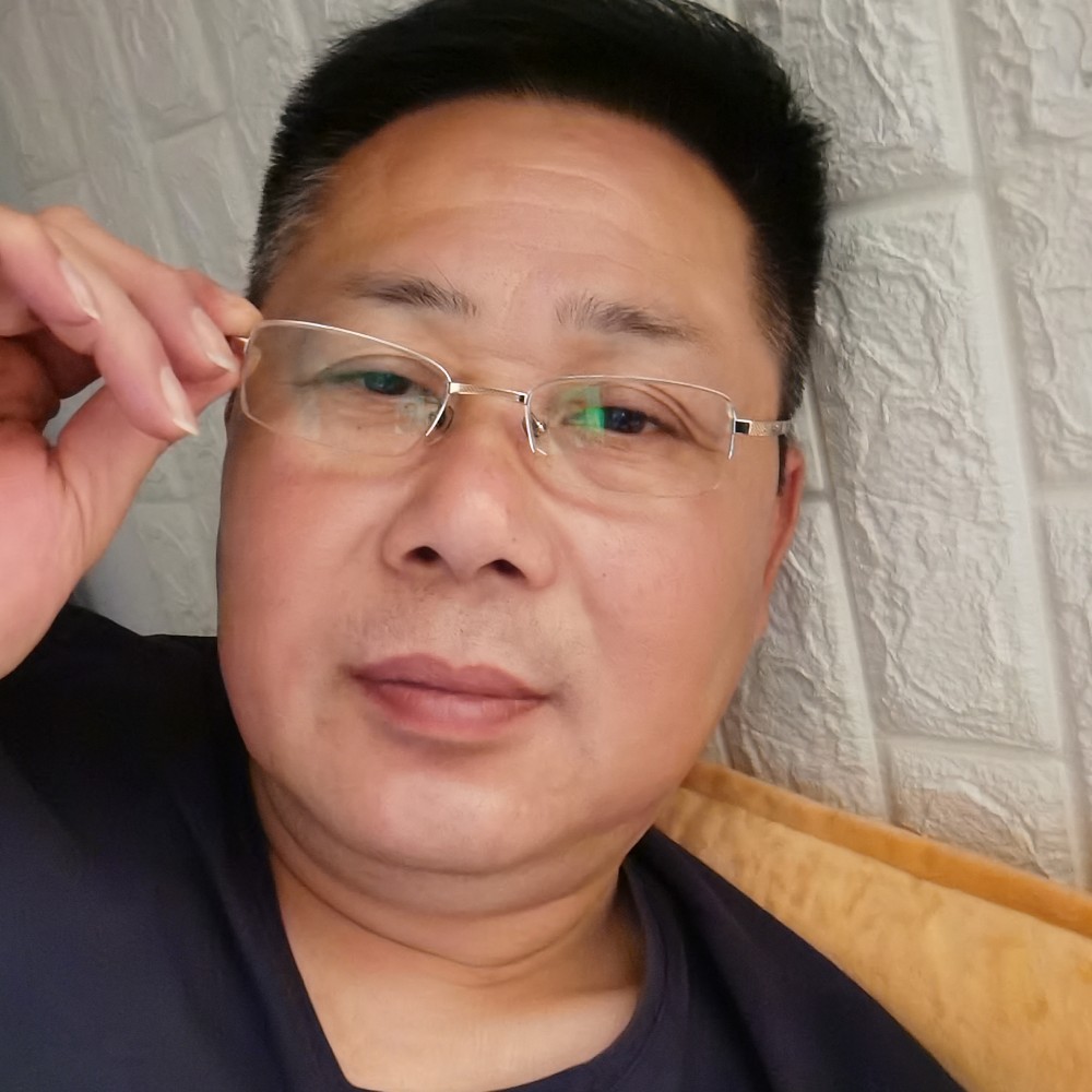 抹了蜜的嘴特甜的照片