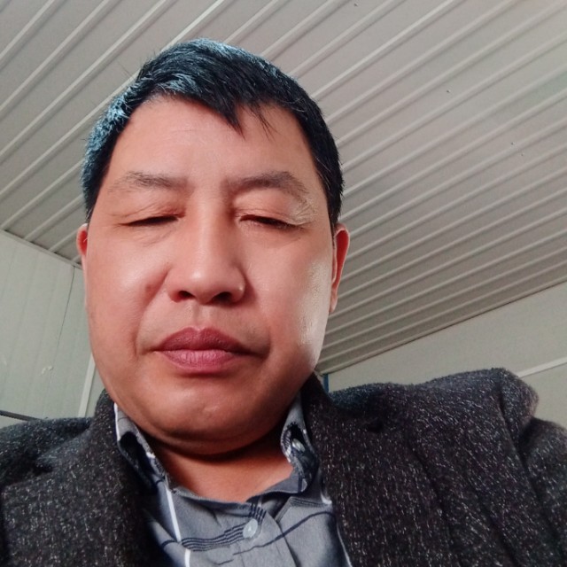 等待明天的太阳升的照片
