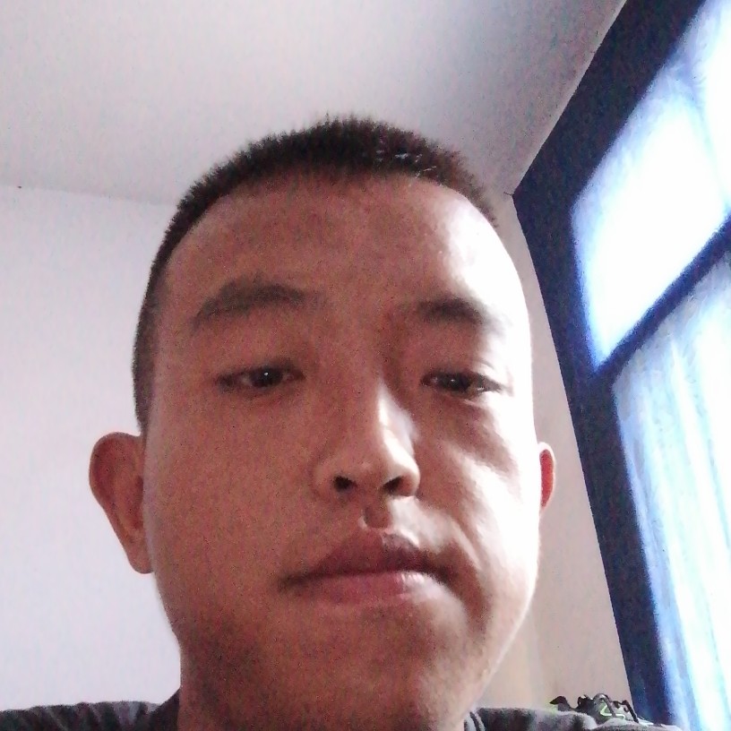 烂漫深拥可乐的照片