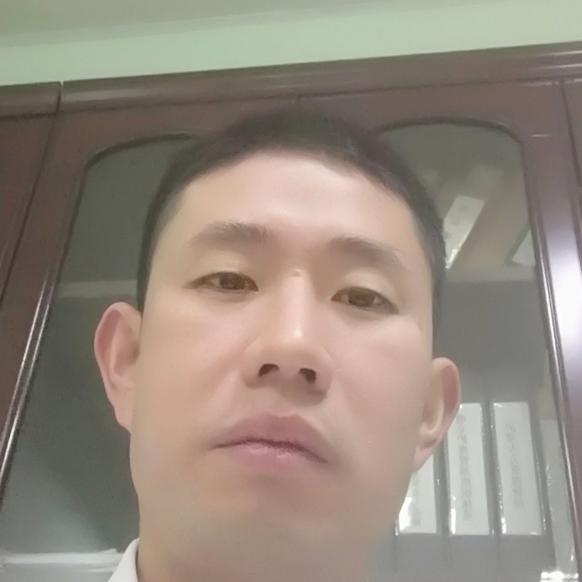 墨镜用朴实的照片