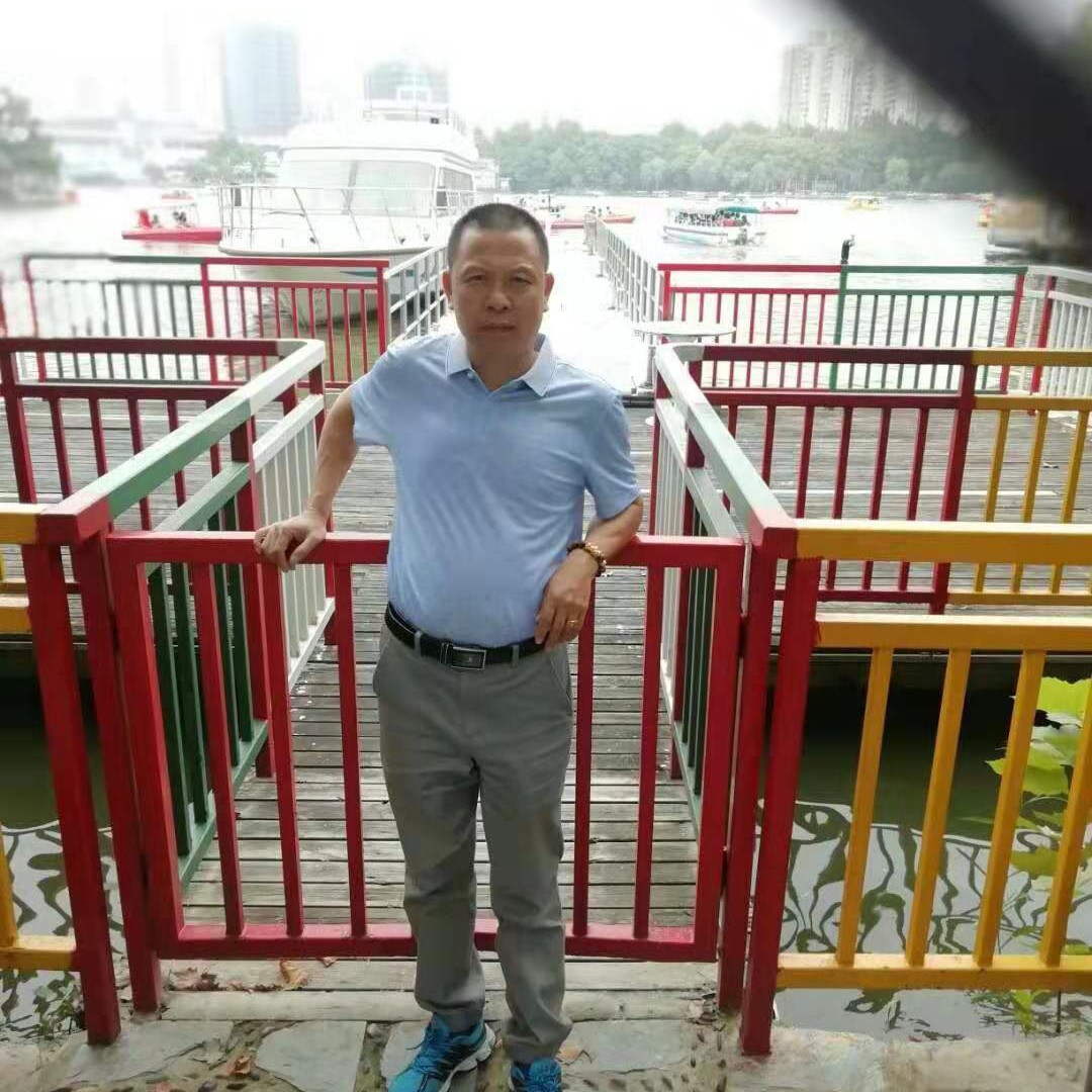 要减：肥柜子的照片