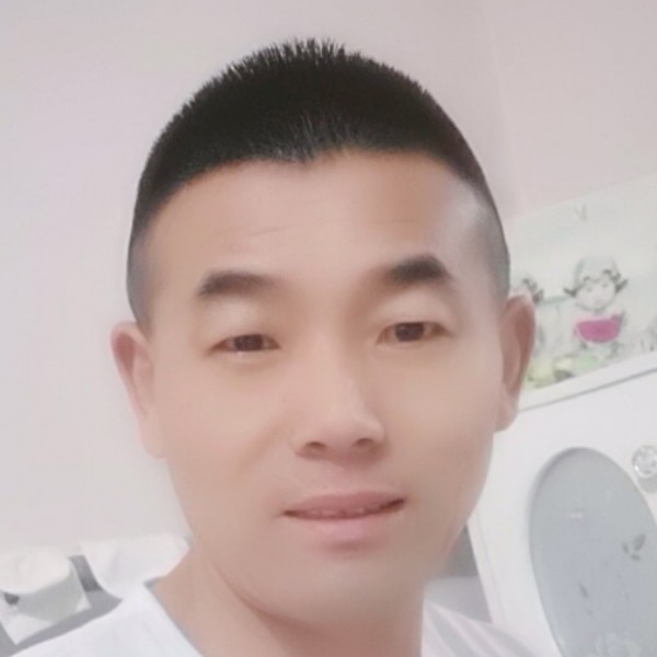 路人等待浅唱的照片