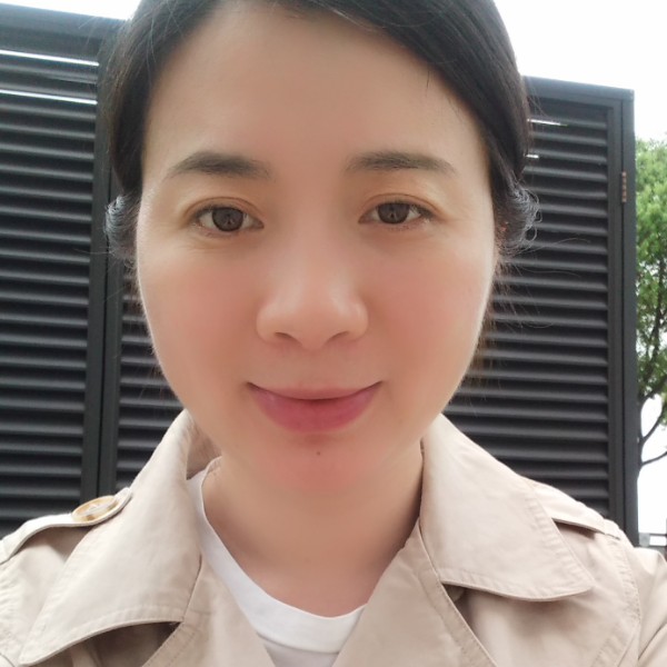 体贴深拥香氛的照片
