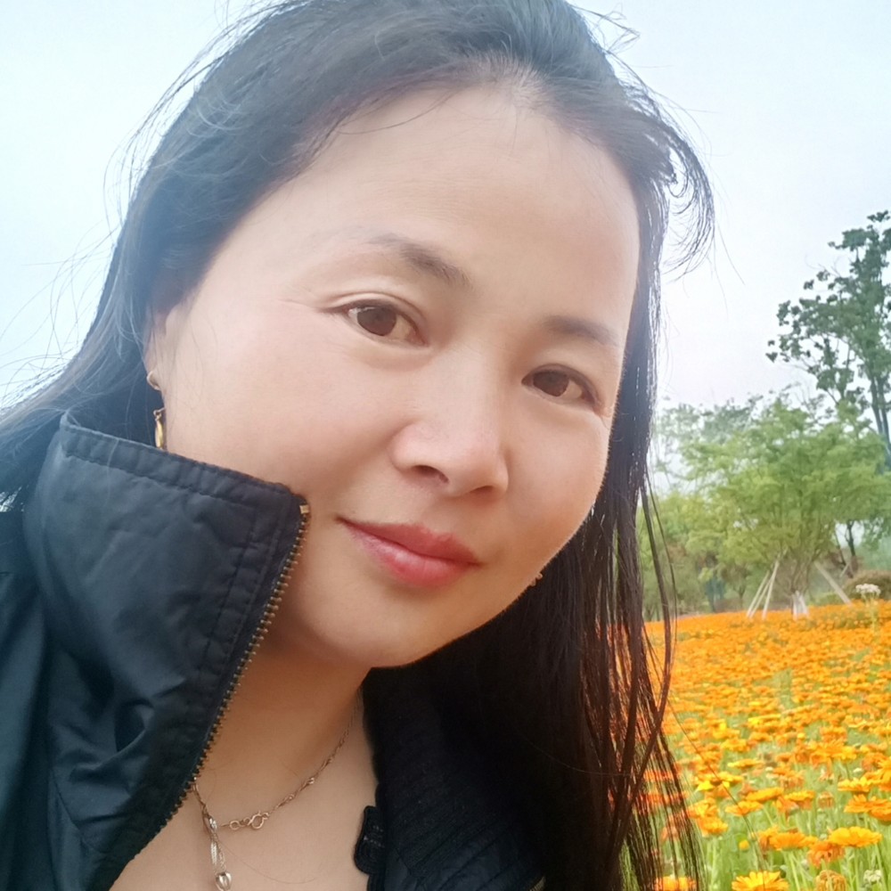 小而玲珑的照片