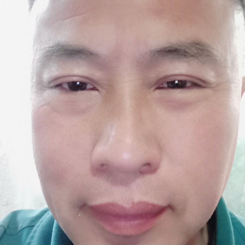 跳跃打霓裳的照片