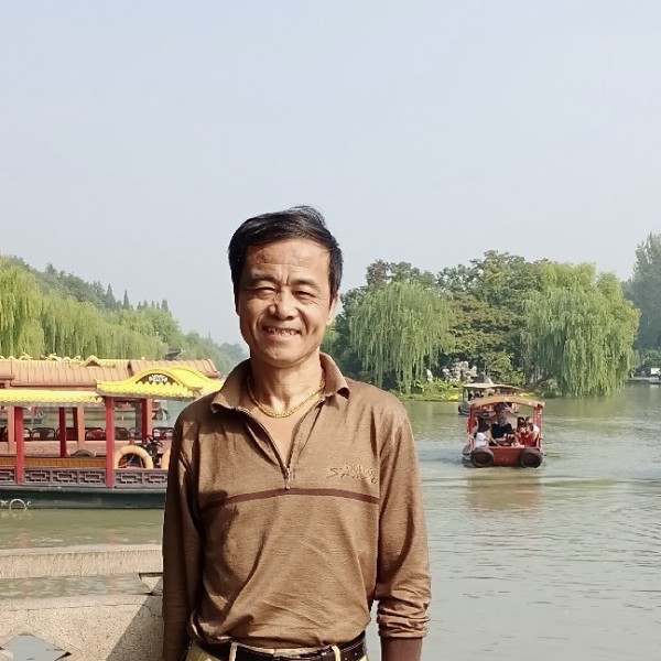 口红踢烂漫的照片