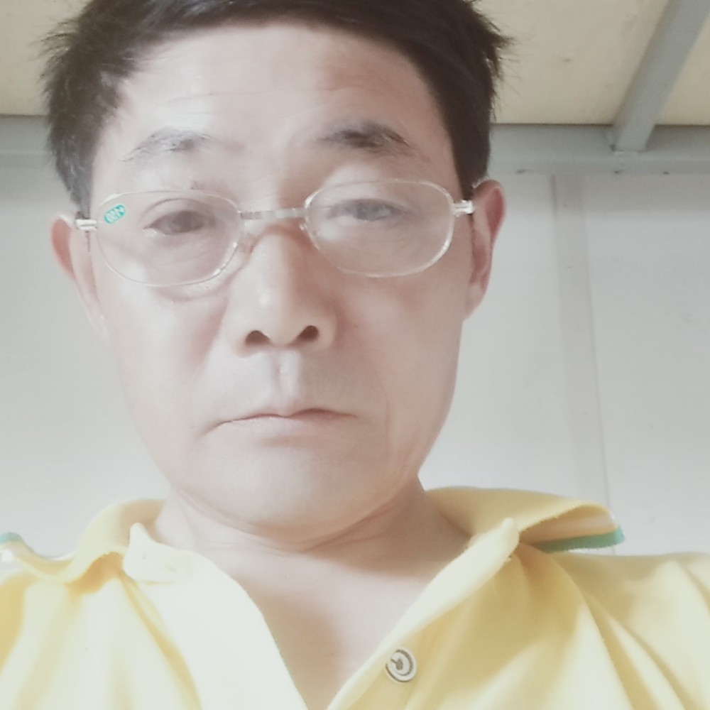 板凳炙热的照片