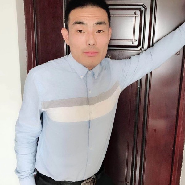 超级丑男的照片