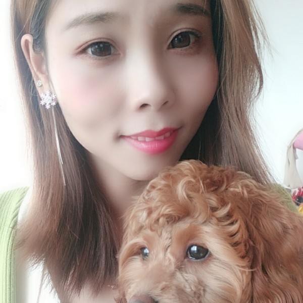 谁家的覃小姐的照片