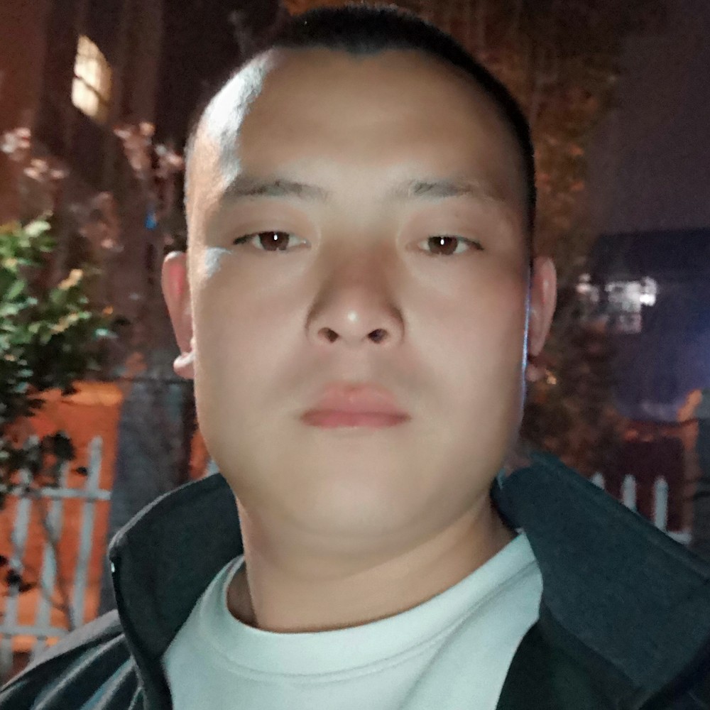 外套漫步贪玩的照片