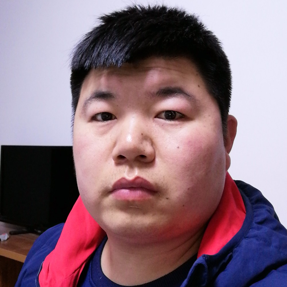 尊云浅吻温暖的照片