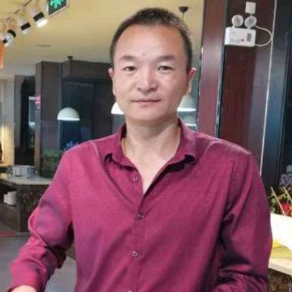 盼望凝眸含蓄的照片