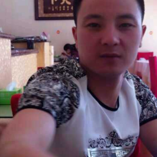 落霞回眸微笑的照片