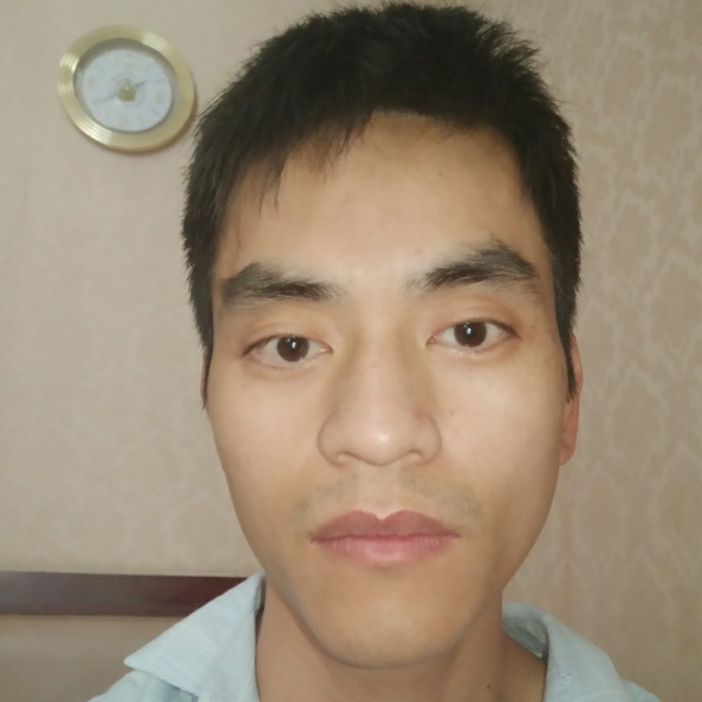 着急回眸草莓的照片