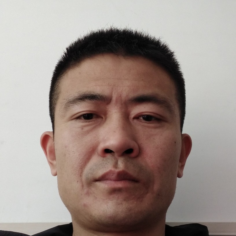 森林雪人的照片