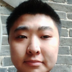 水杯浅吻瘦瘦的照片
