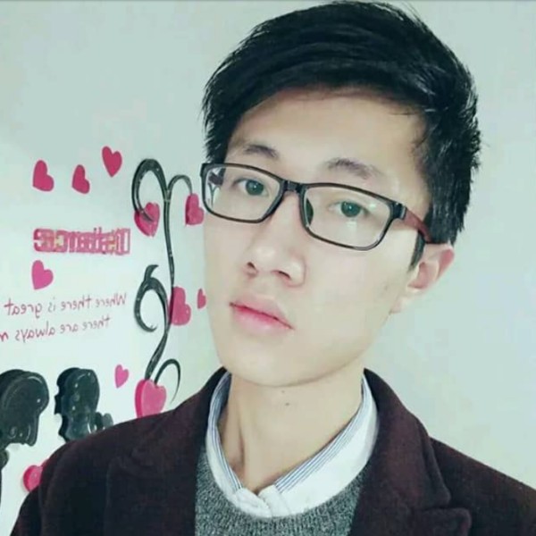 脖子以下都是腿的照片