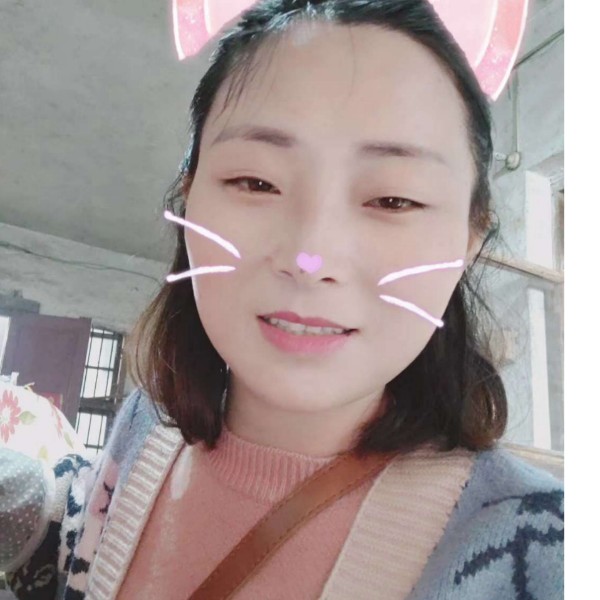 梁菇娘的照片