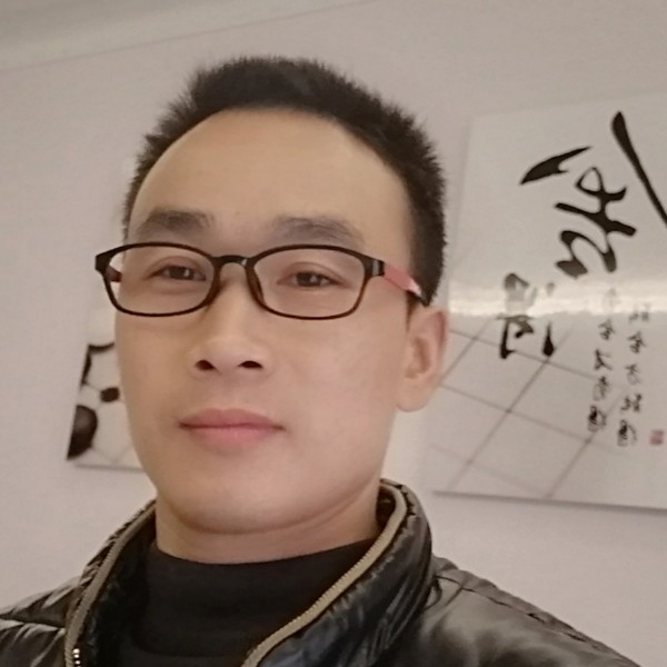 季节挽手震动的照片