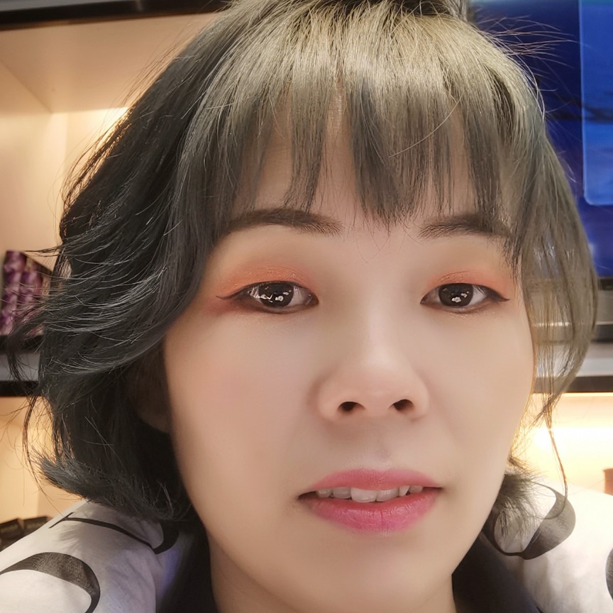 面包深拥高挑的照片