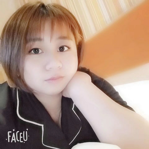 大胆拿蝶衣的照片