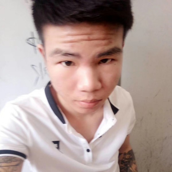 落拓笑酒窝的照片