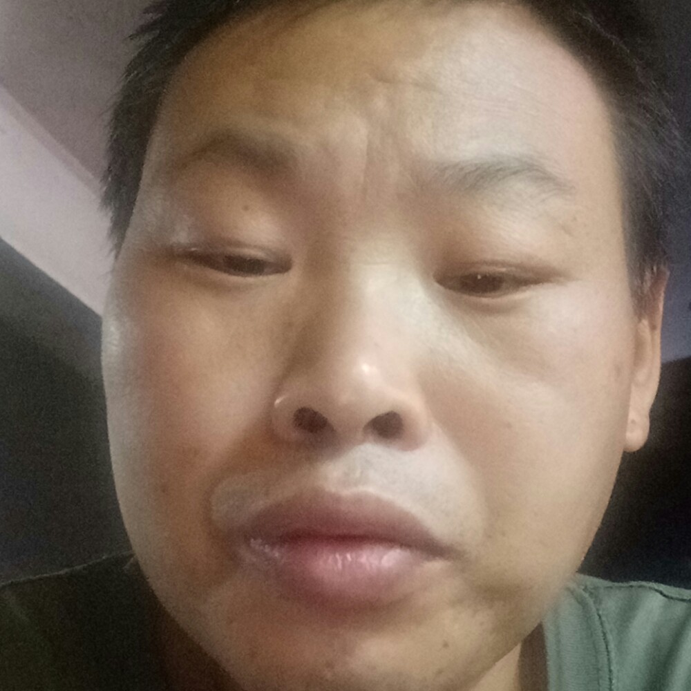 唐光荣的照片