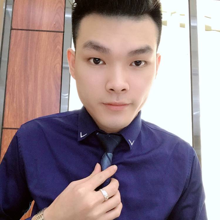 黑夜风中十一的照片