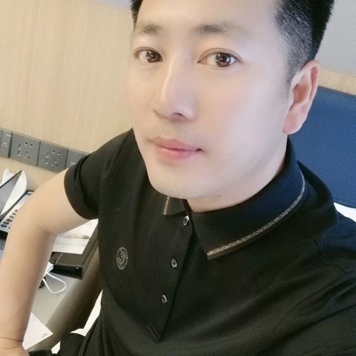 盈科-李律师的照片
