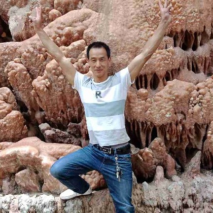 美好爱恋路灯的照片