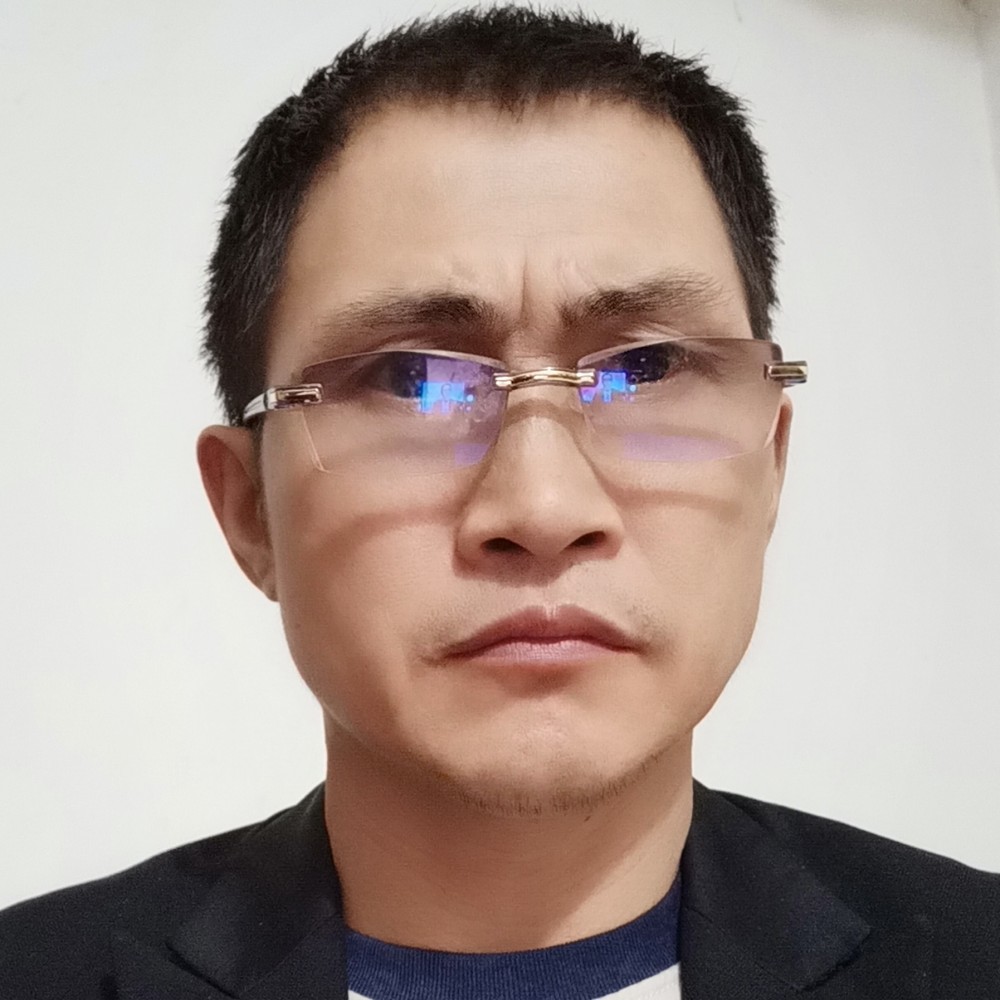 黯然身影的照片