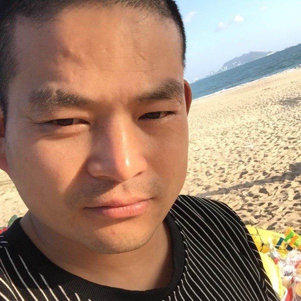 小鸽子陶醉的照片
